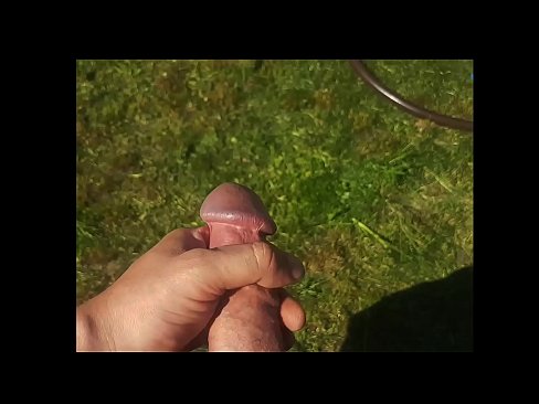 ❤️ Bidh hottie a 'faighinn a pussy pinc fucked agus cums le squirt ann an gàrradh samhraidh ❌ Fucking aig gd.hentai-id.ru ﹏